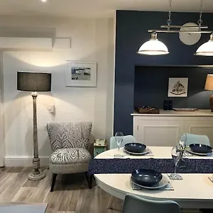 https://rosies-on-the-crescent.yorkshirehotels.net